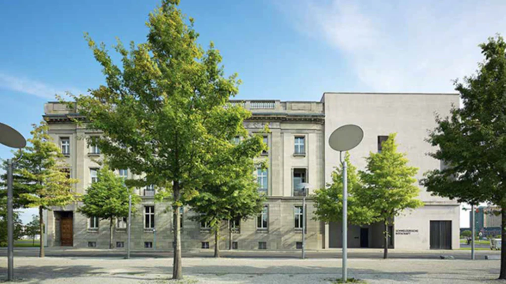 Fassade Alt-und Neubau